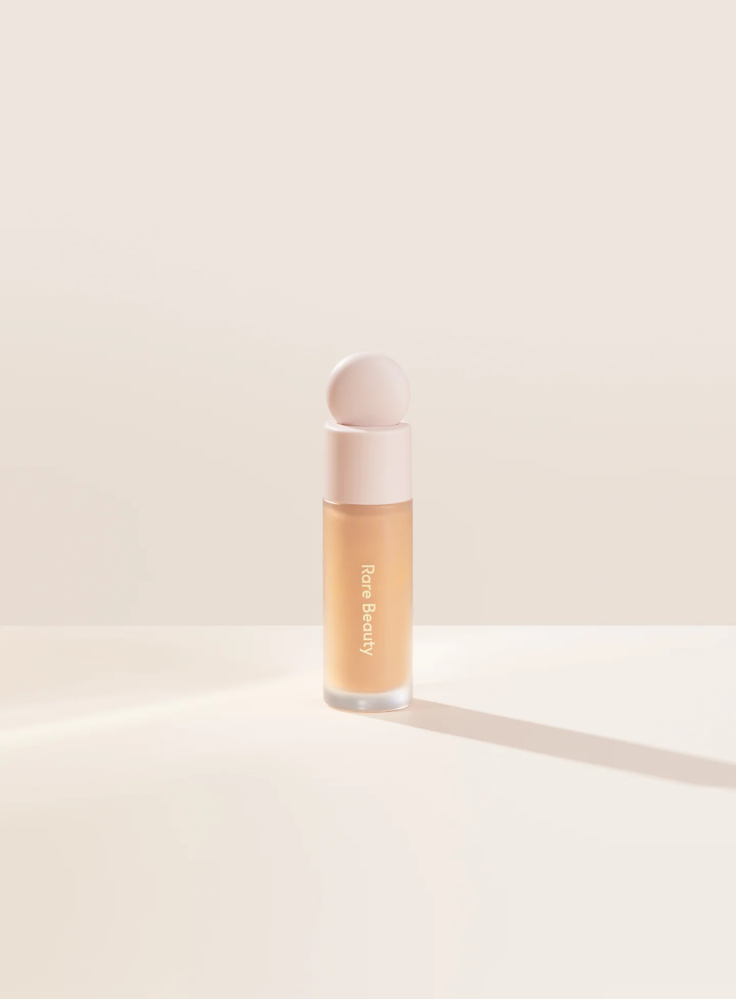 Liquid Touch Brightening Concealer - Image 11