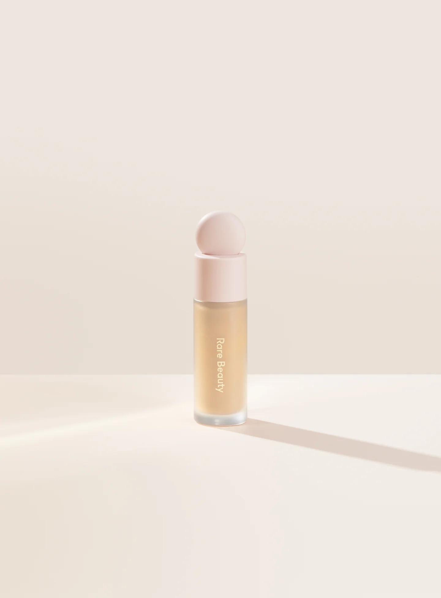 Liquid Touch Brightening Concealer - Image 8