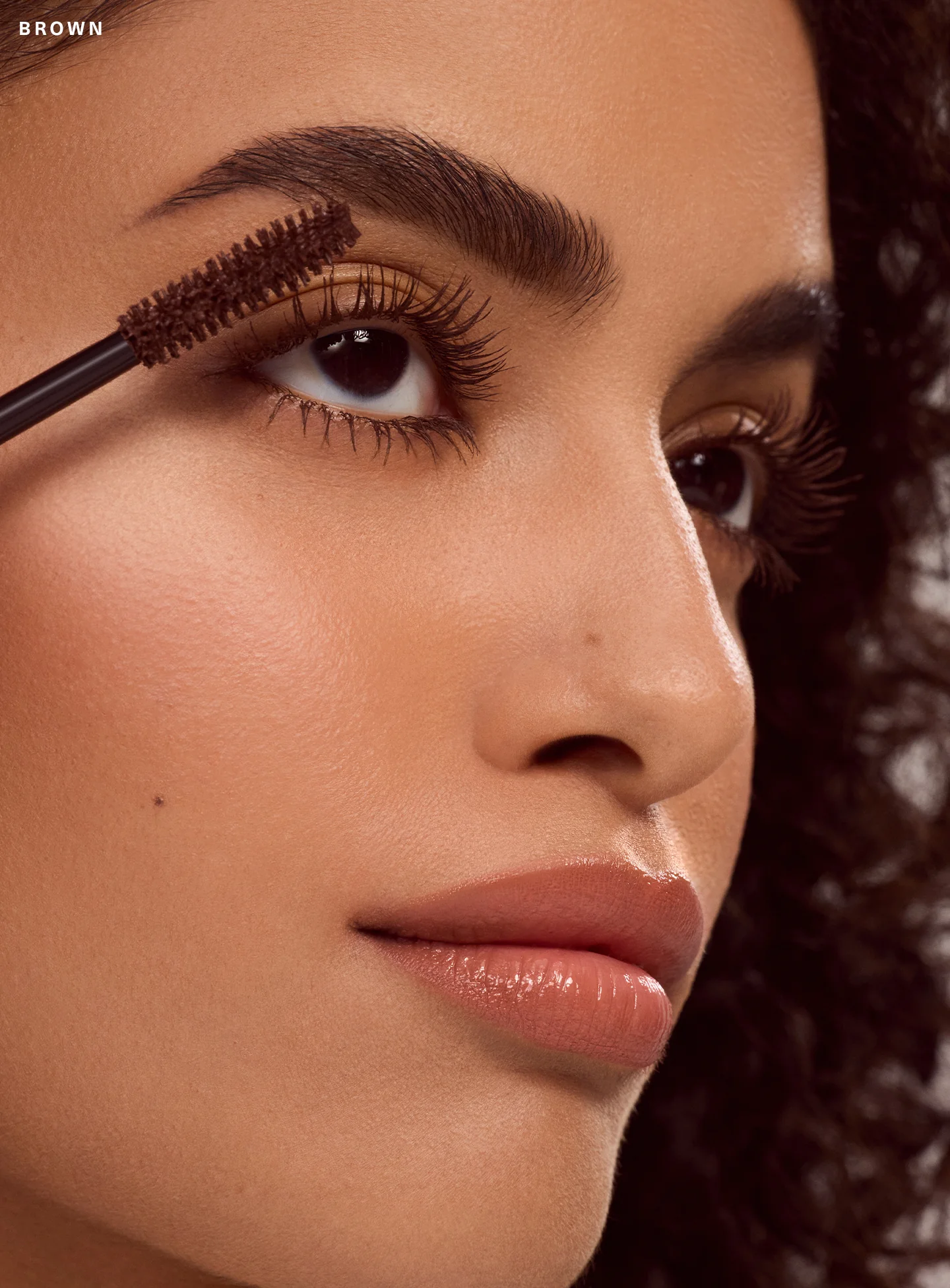 Perfect Strokes Universal Volumizing Mascara - Brown - Image 7